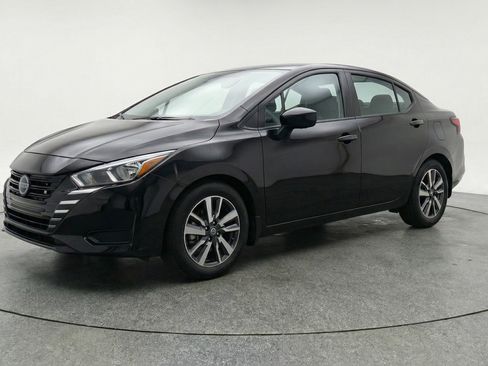 Used 2025 Nissan Versa SV FWD image 3