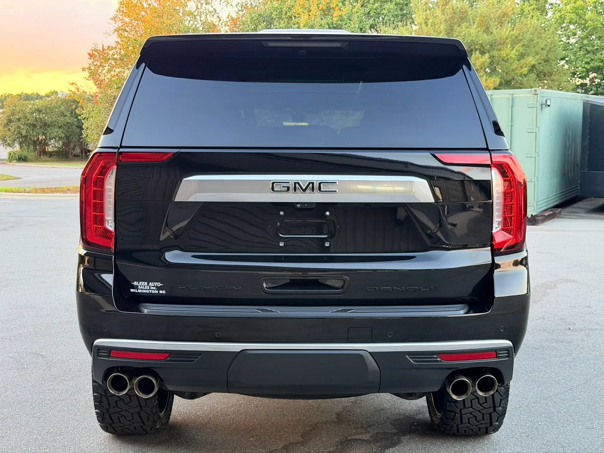 Used 2022 GMC Yukon Denali w/ Denali Premium Package AWD/4WD image 4