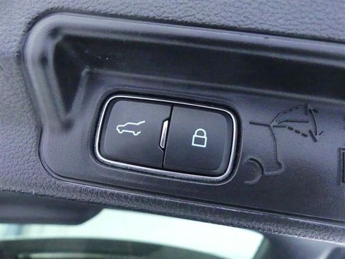 Used 2022 Ford Explorer Limited AWD/4WD image 35