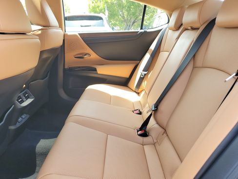 Certified 2024 Lexus ES 350 w/ Premium Package FWD image 11