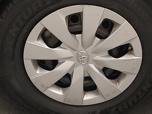 Used 2020 Toyota Corolla L FWD image 31