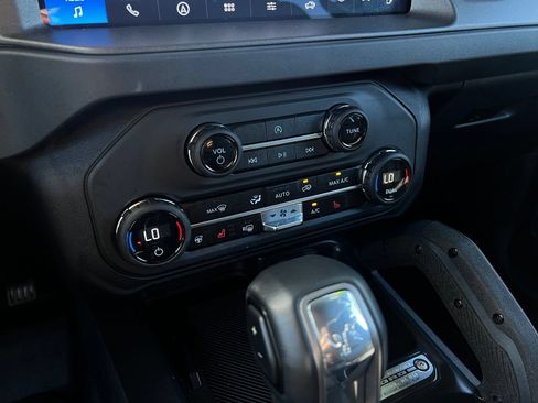 Used 2025 Ford Bronco Badlands AWD/4WD image 15