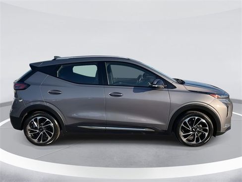 Used 2022 Chevrolet Bolt EUV Premier image 4