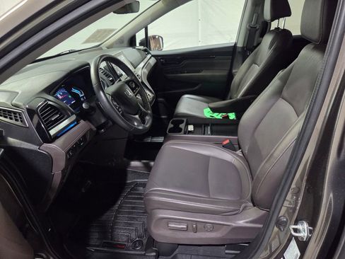 Used 2023 Honda Odyssey Touring image 11