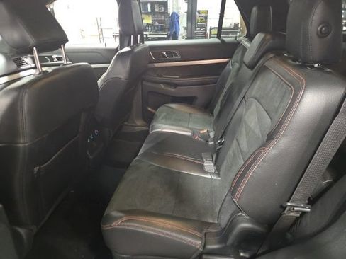 Used 2019 Ford Explorer XLT w/ Equipment Group 202A AWD/4WD image 12