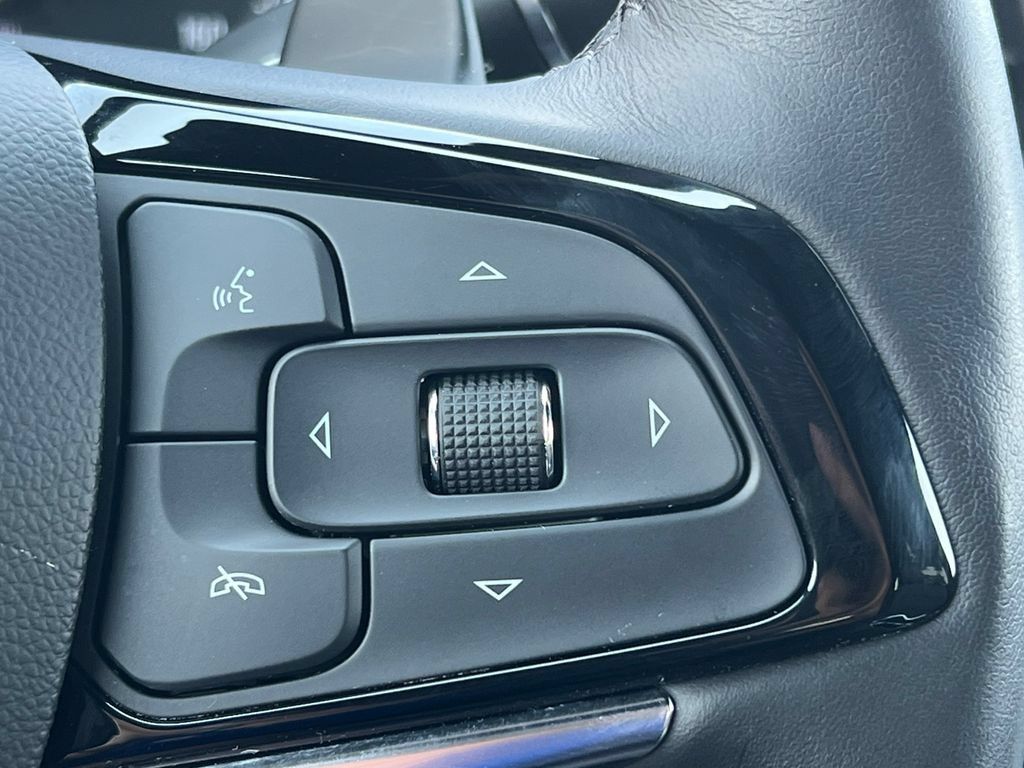 Used 2024 Buick Enclave Essence w/ Experience Buick Package AWD/4WD image 23