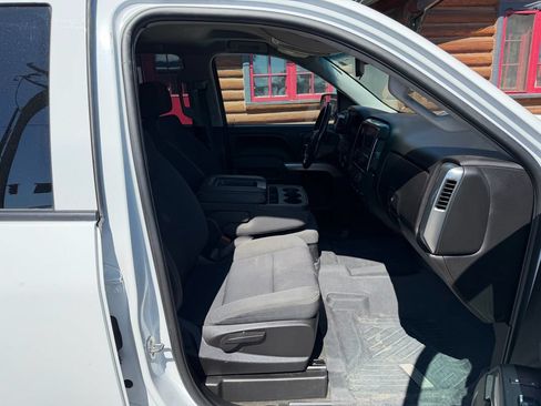 Used 2018 Chevrolet Silverado 1500 LT AWD/4WD image 28