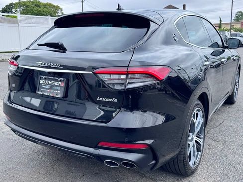 Used 2021 Maserati Levante AWD/4WD image 8