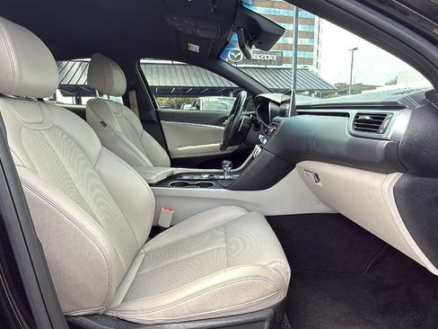 Used 2023 Genesis G70 2.0T RWD image 27