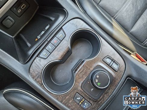 Used 2023 GMC Acadia Denali image 23