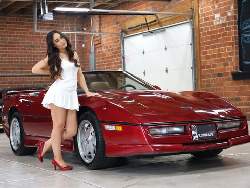 Used 1989 Chevrolet Corvette Convertible image 1