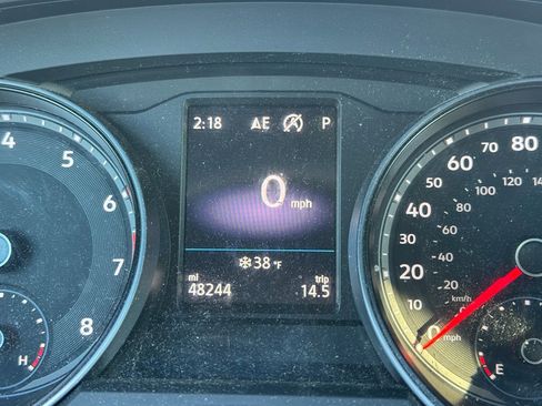 Used 2020 Volkswagen Atlas Cross Sport SE image 3