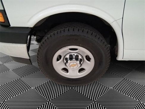 Used 2024 Chevrolet Express 3500 LT w/ LT Preferred Equipment Group image 9