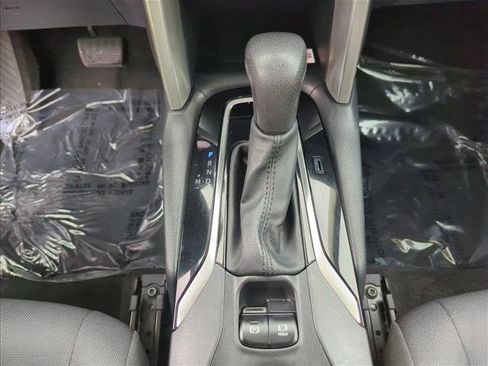 Used 2022 Toyota Corolla Cross LE image 12