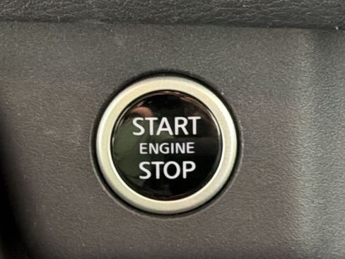 Used 2023 Nissan Rogue SV FWD image 16