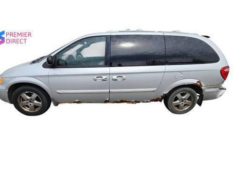 Used 2004 Dodge Grand Caravan SXT w/ Trailer Tow Prep Group FWD image 2