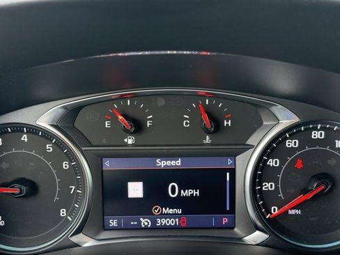 Used 2022 Chevrolet Equinox RS w/ RS Leather Package image 21