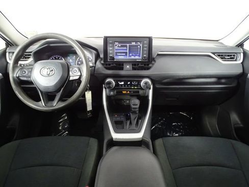 Used 2021 Toyota RAV4 LE FWD image 24