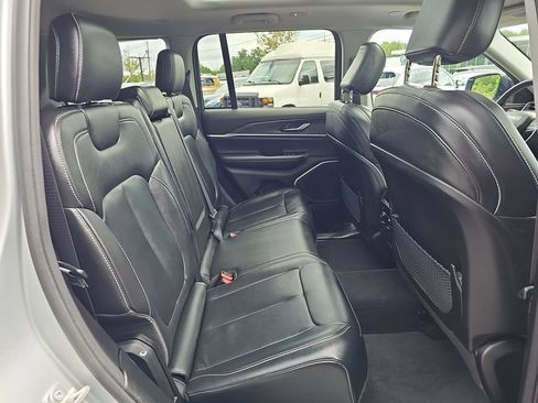 Used 2022 Jeep Grand Cherokee Limited AWD/4WD image 28