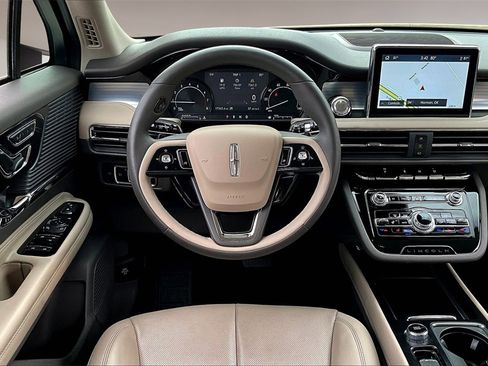 Used 2022 Lincoln Corsair AWD w/ Equipment Group 101A image 5