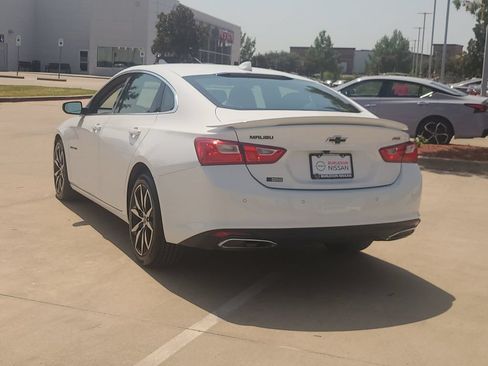 Used 2025 Chevrolet Malibu RS FWD image 2