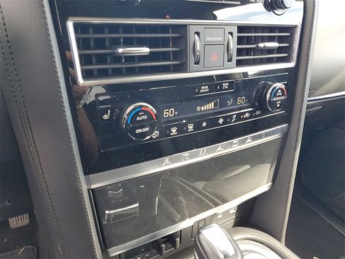 Used 2023 Nissan Armada SV image 22