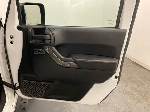 Used 2018 Jeep Wrangler Sport AWD/4WD image 23