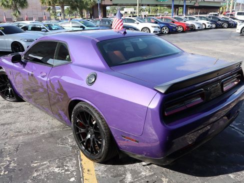 Used 2016 Dodge Challenger SRT Hellcat RWD image 5