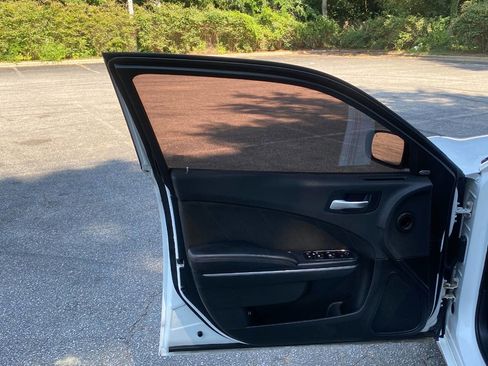 Used 2018 Dodge Charger R/T RWD image 16