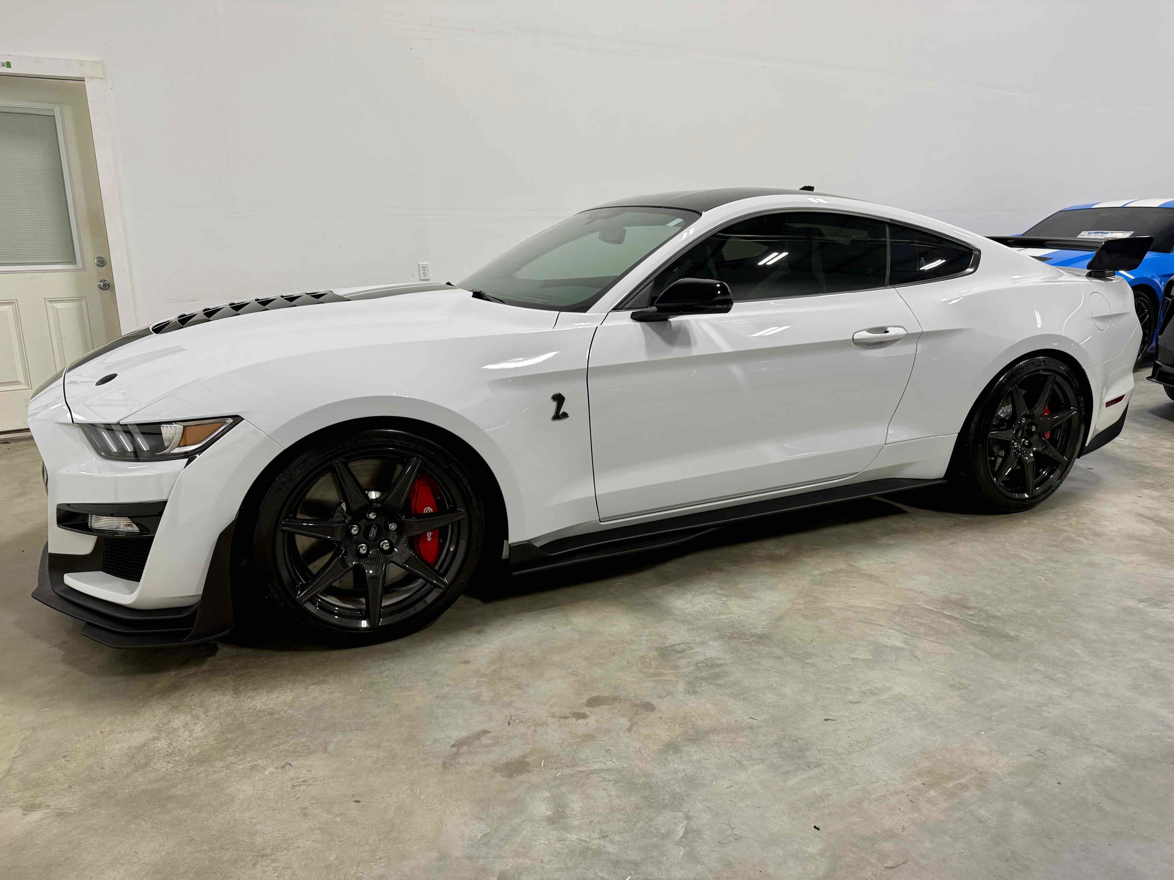 Used 2021 Ford Mustang Shelby GT500 w/ Carbon Fiber Track Pack RWD image 36