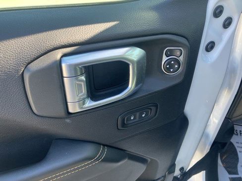 Certified 2025 Jeep Wrangler Sahara image 10