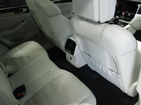 New 2026 Porsche Macan GTS image 44