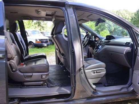 Used 2014 Honda Odyssey Touring Elite image 12