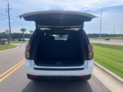 Used 2024 Chevrolet Tahoe LT w/ Luxury Package RWD image 6