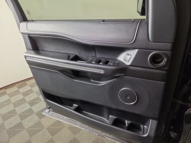 Used 2021 Ford Expedition XLT AWD/4WD image 32