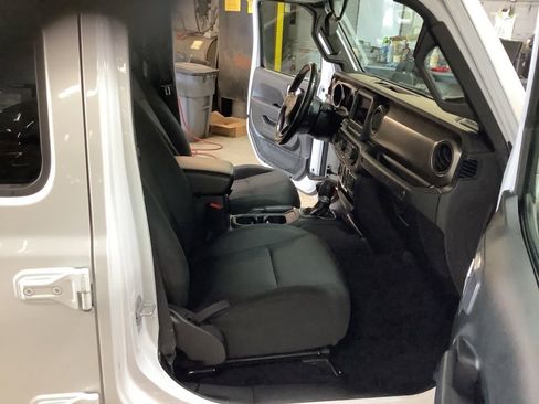 Used 2019 Jeep Wrangler Unlimited Sport S AWD/4WD image 21