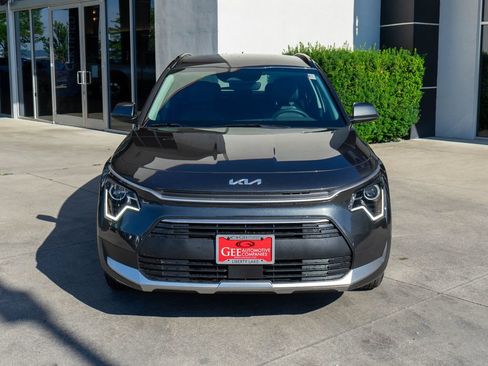 New 2026 Kia Niro EX FWD image 2