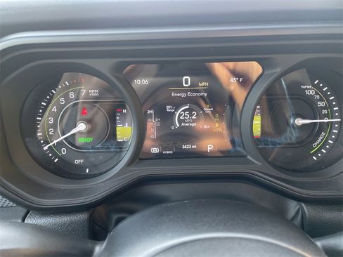 Used 2024 Jeep Wrangler Unlimited Rubicon 4xe w/ Technology Group image 17