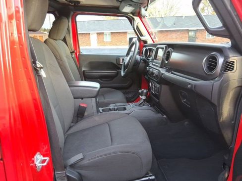 Used 2023 Jeep Gladiator Sport image 18