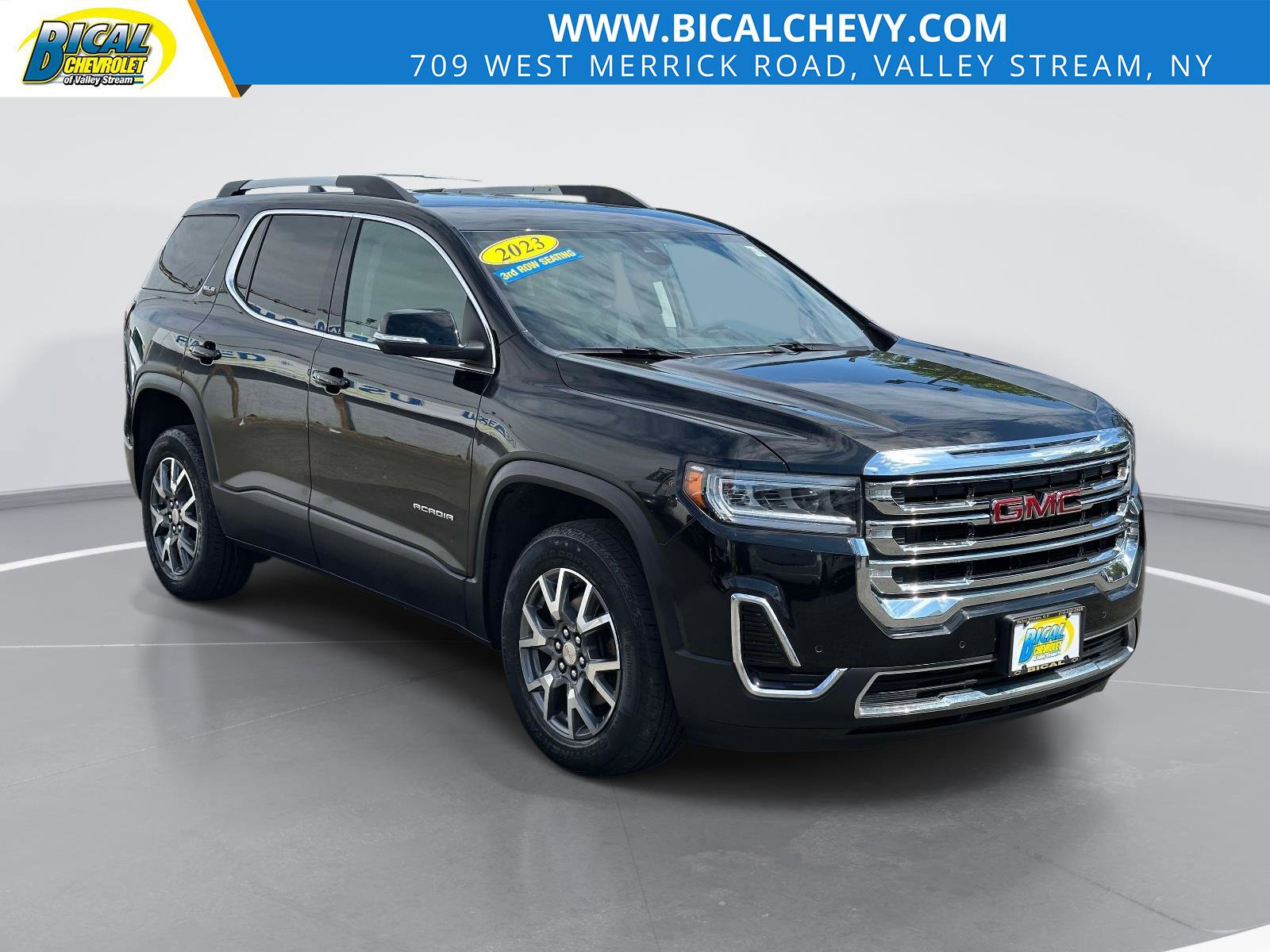 Used 2023 GMC Acadia SLE w/ Driver Convenience Package AWD/4WD image 1