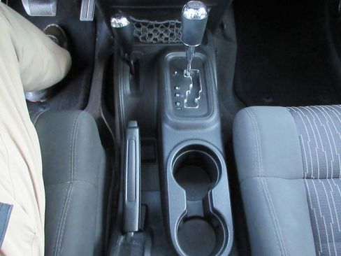 Used 2012 Jeep Wrangler Unlimited Sport image 29