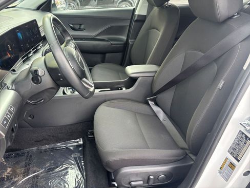 Used 2025 Hyundai Kona SEL image 32