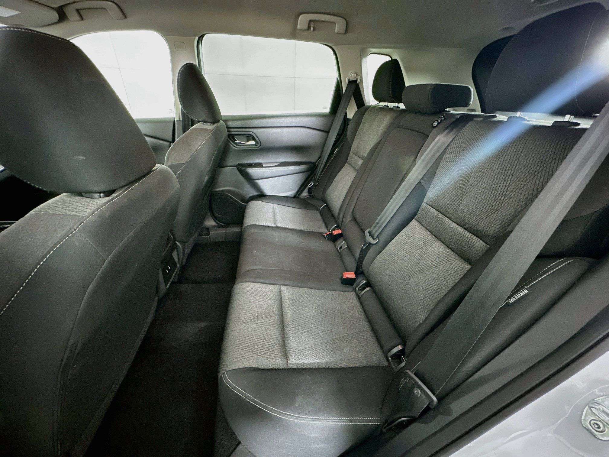 Used 2024 Nissan Rogue SV FWD image 26