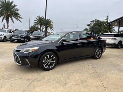Used 2018 Toyota Avalon XLE image 4