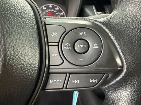Used 2025 Toyota Corolla LE FWD image 11