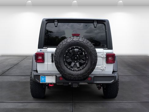 Used 2024 Jeep Wrangler Unlimited Rubicon AWD/4WD image 7