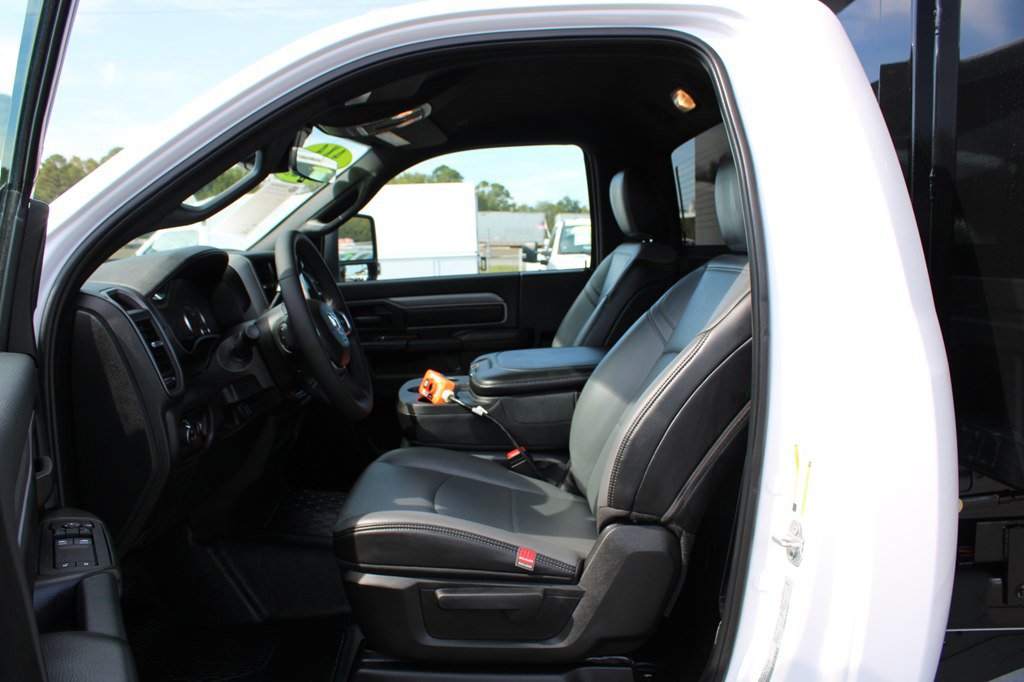 Used 2025 RAM 5500 Tradesman AWD/4WD image 15