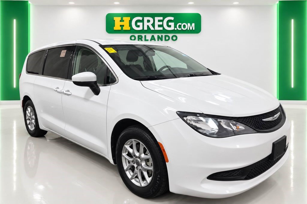 Used 2022 Chrysler Voyager LX FWD image 4