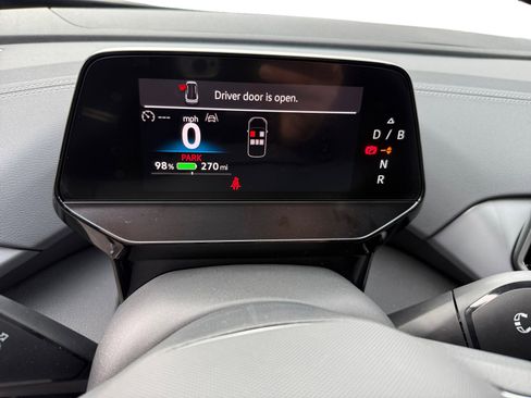 New 2025 Volkswagen ID.4 Pro image 11