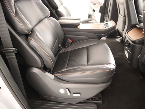 New 2026 Lincoln Navigator L Black Label AWD/4WD image 14